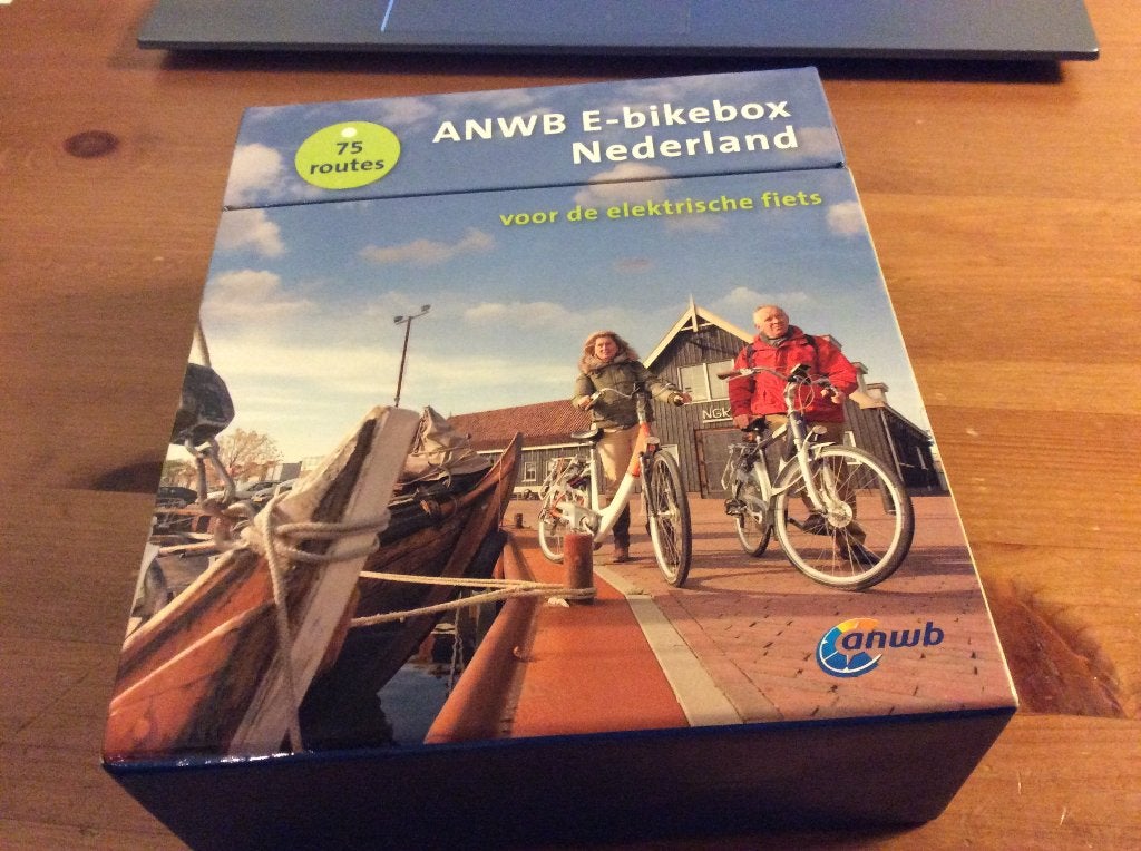 ANWB E-bike fietsroute box Nederland, Gelezen, Fiets- of Wandelgids, Ophalen of Verzenden, ANWB