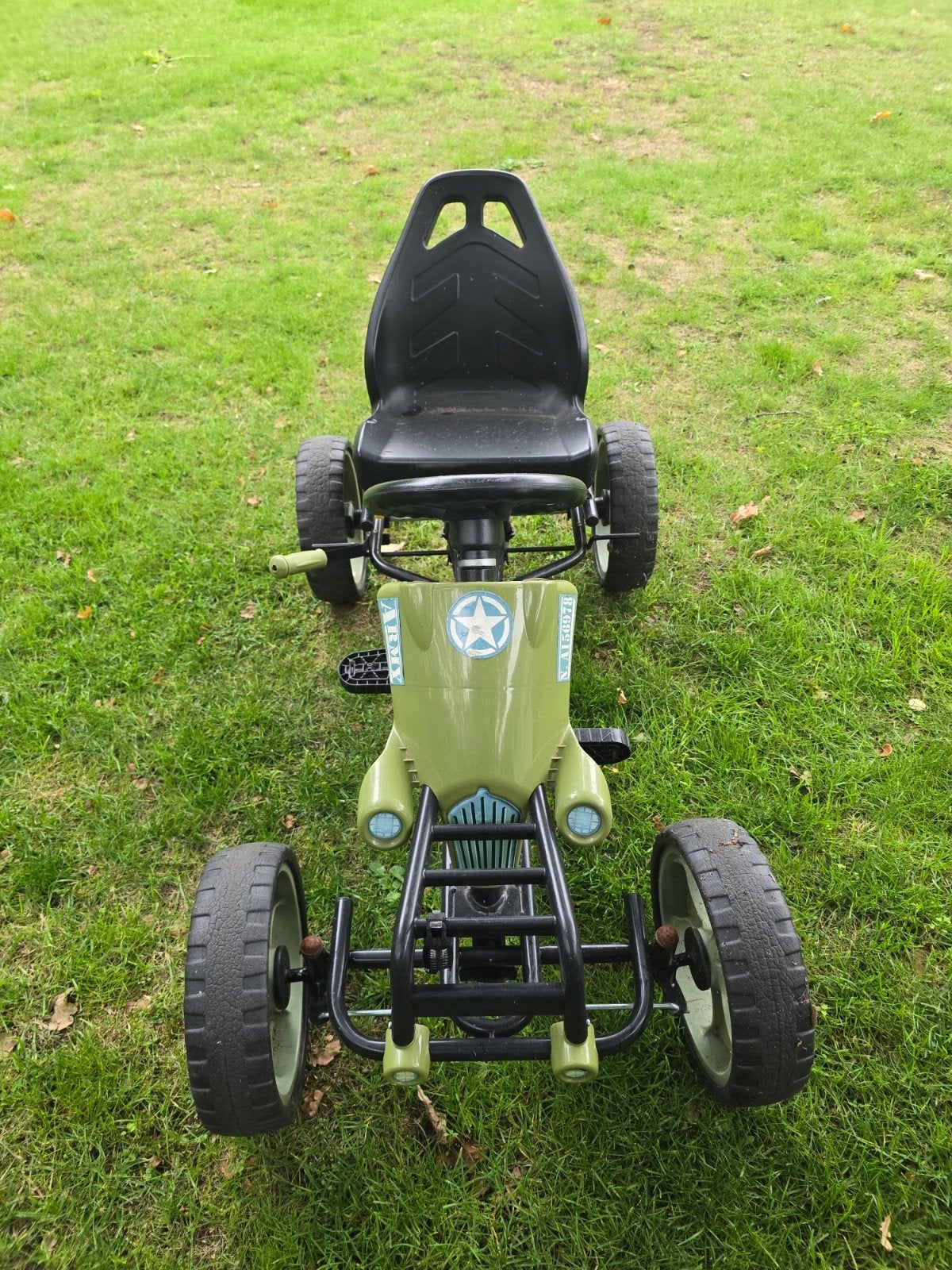 Stoere legergroene skelter van HomCom voor kinderen
