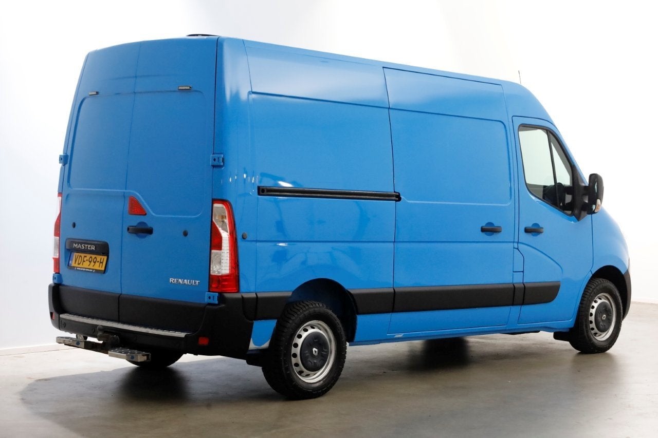 Renault Master T35 2.3 dCi 130pk E6 L2H2 Airco/Inrichting/2x, Auto's, Gebruikt, Euro 6, 4 cilinders, 2500 kg