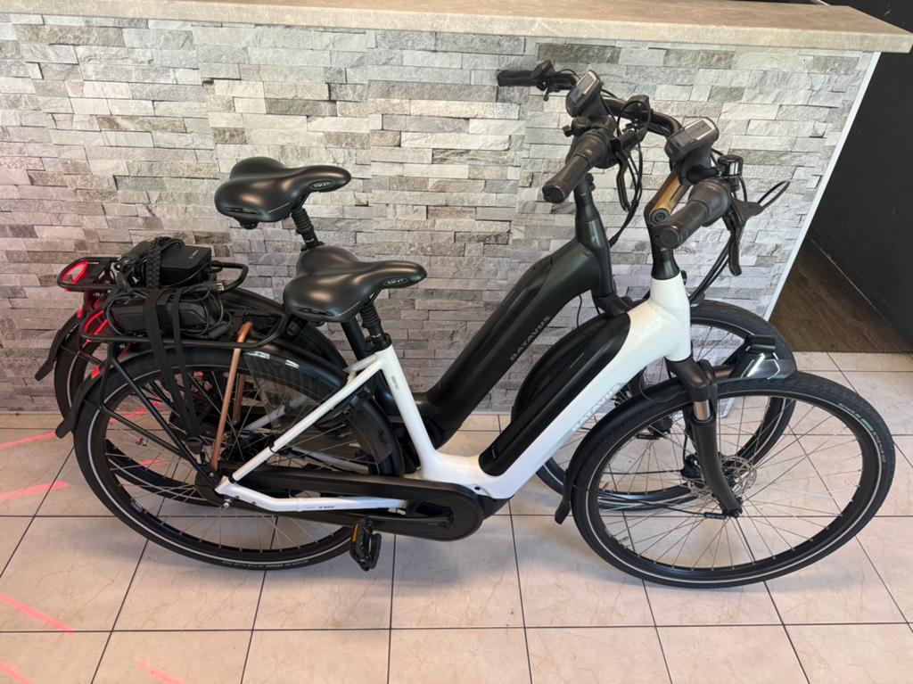 2st. E-Bike Batavus Finez TOTAAL 3800km Bosch Middenmotor.