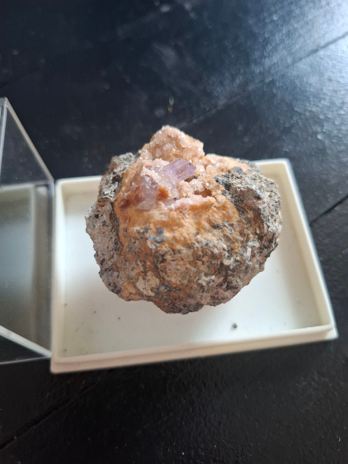 Amethist Mineraal uit Osilo, Sassari - Uniek Exemplaar, Ophalen of Verzenden, Mineraal
