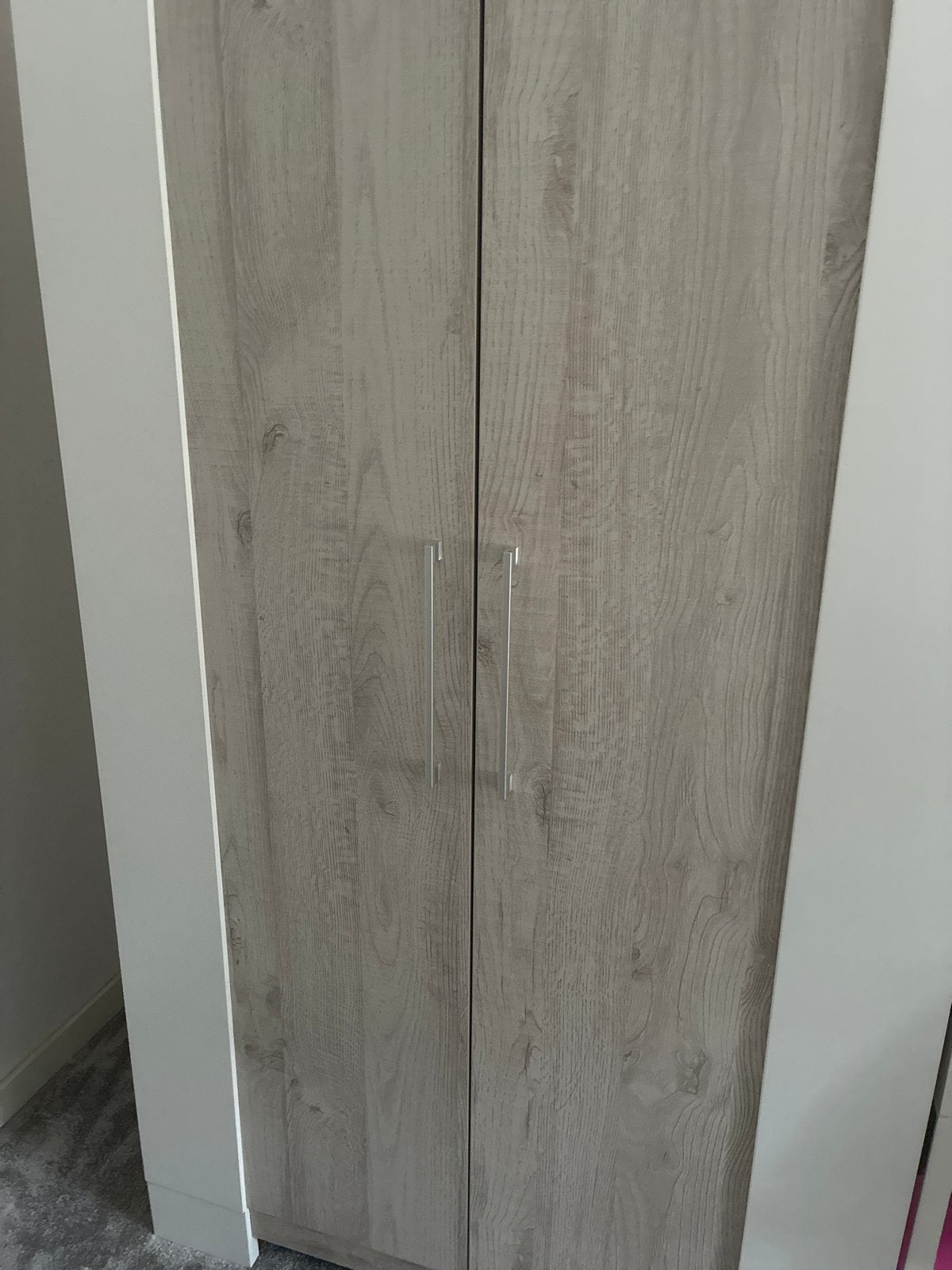 Kledingkast met 2 deuren - Houtlook en wit, Huis en Inrichting, Ophalen, Gebruikt, 50 tot 100 cm, 150 tot 200 cm
