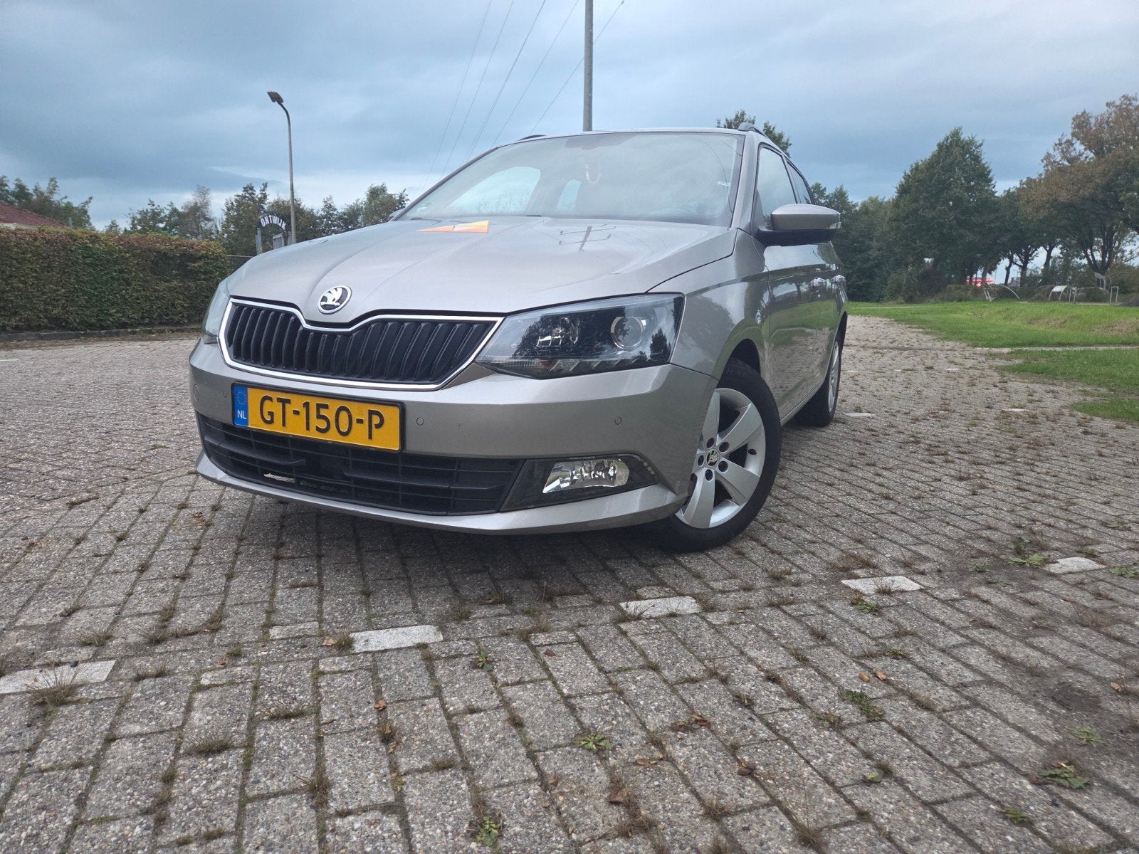 Skoda Fabia Combi 1.2 TSI, gechipt, super zuinig op LPG, Auto's, 40 €/maand, Zwart, 4 cilinders, Beige