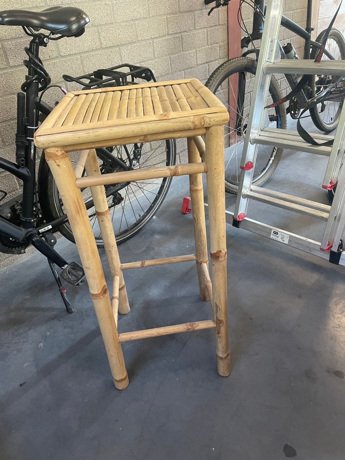 Bamboe tafeltje, Minder dan 55 cm, Rond, Zo goed als nieuw, Ophalen