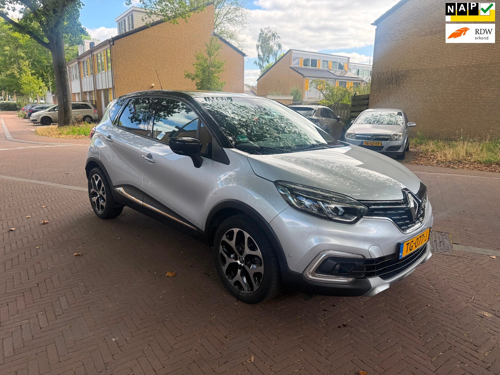 Renault Captur Tweede eigenaar / 75.000 NAP / Camera / Navig, Voorwielaandrijving, 898 cc, Gebruikt, Euro 6