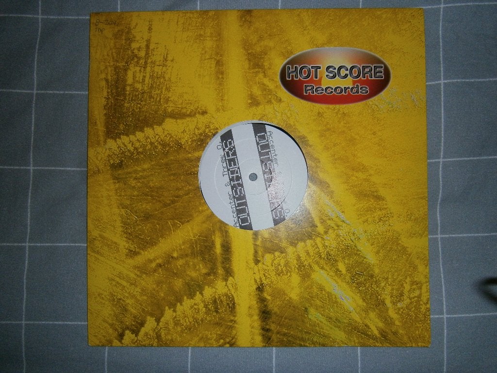 Accenter & Three O. – Outsiders. 2001. Acid Tech Hard Trance, Ophalen, Trance, Fotohoes, Zo goed als nieuw