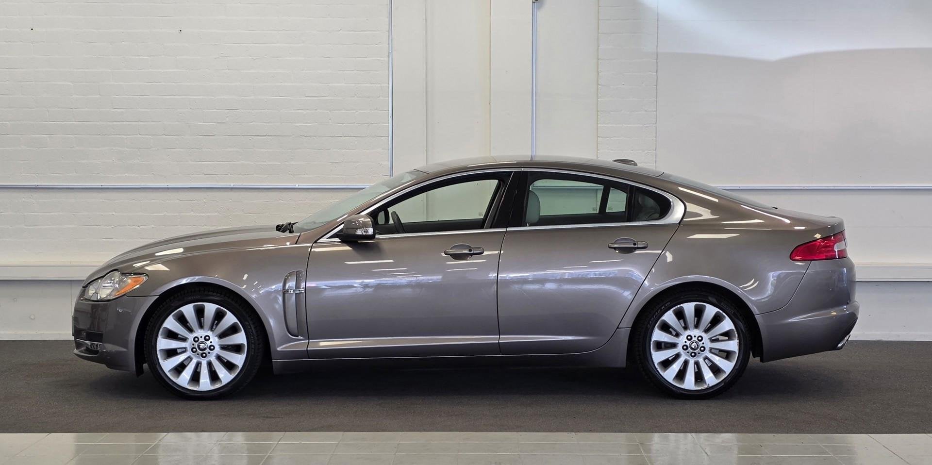 Jaguar XF 3.0 V6 Premium Luxury 3e Eigenaar Xenon Winterpakk, Auto's, 238 pk, Gebruikt, Beige, 1850 kg