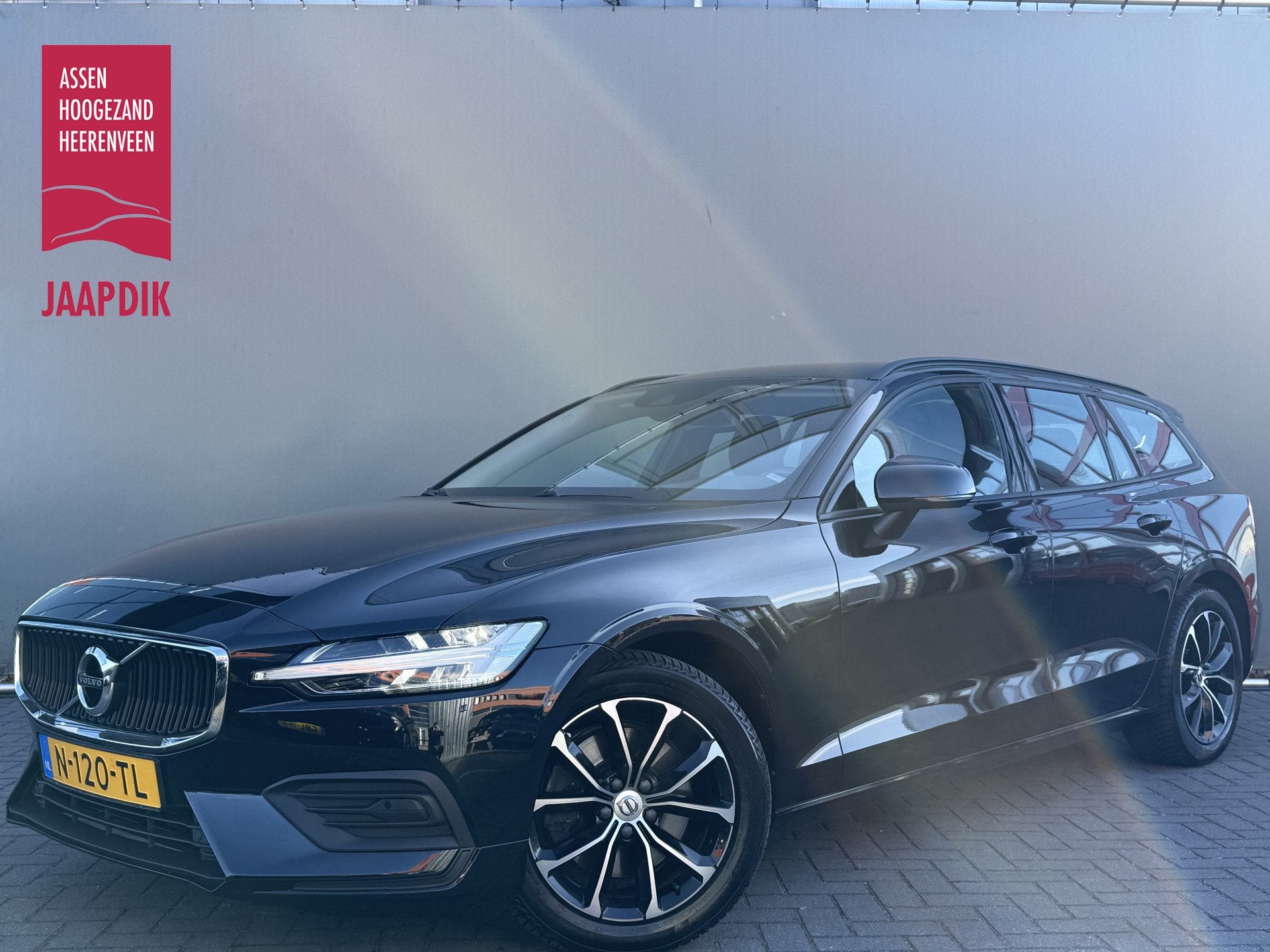 Volvo V60 BWJ 2022 2.0 B4 200 PK Momentum AUTOMAAT | TREKHAA