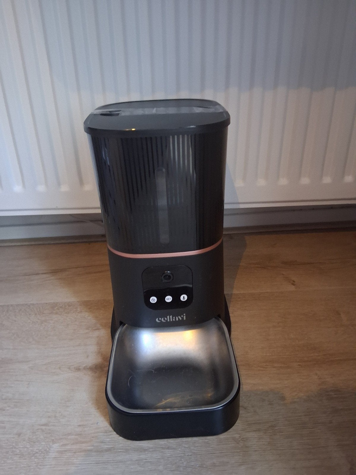 Petfeeder automatisch voerapparaat met camera, Ophalen of Verzenden, Zo goed als nieuw