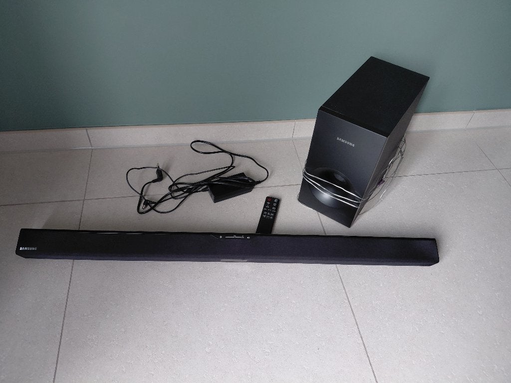 samsung soundbar HW-J355, Ophalen of Verzenden, Zo goed als nieuw