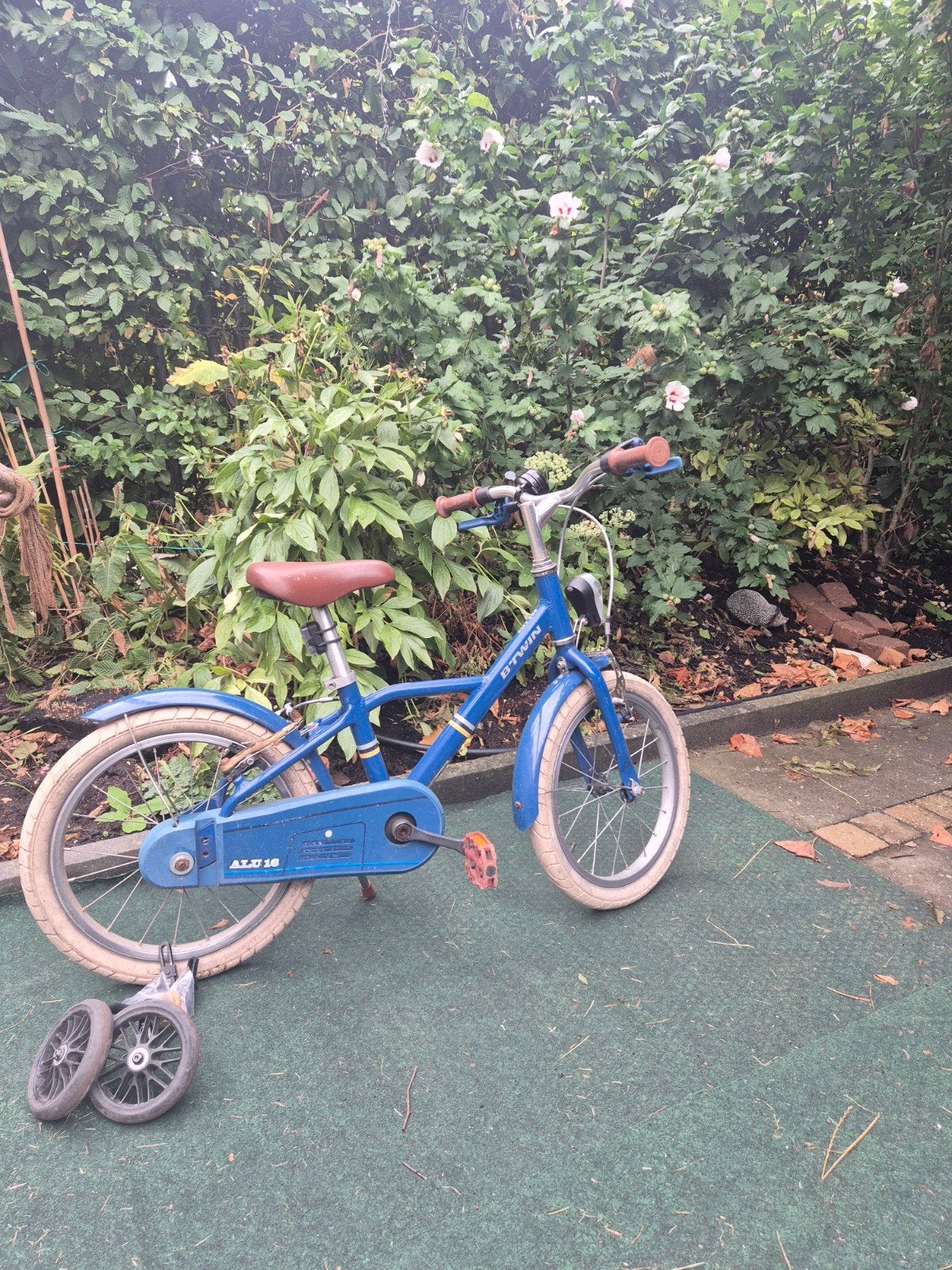 Decathlon kinderfiets met zijwielen - 16 inch, Ophalen, Zijwieltjes, B'Twin (Decathlon), 16 tot 20 inch
