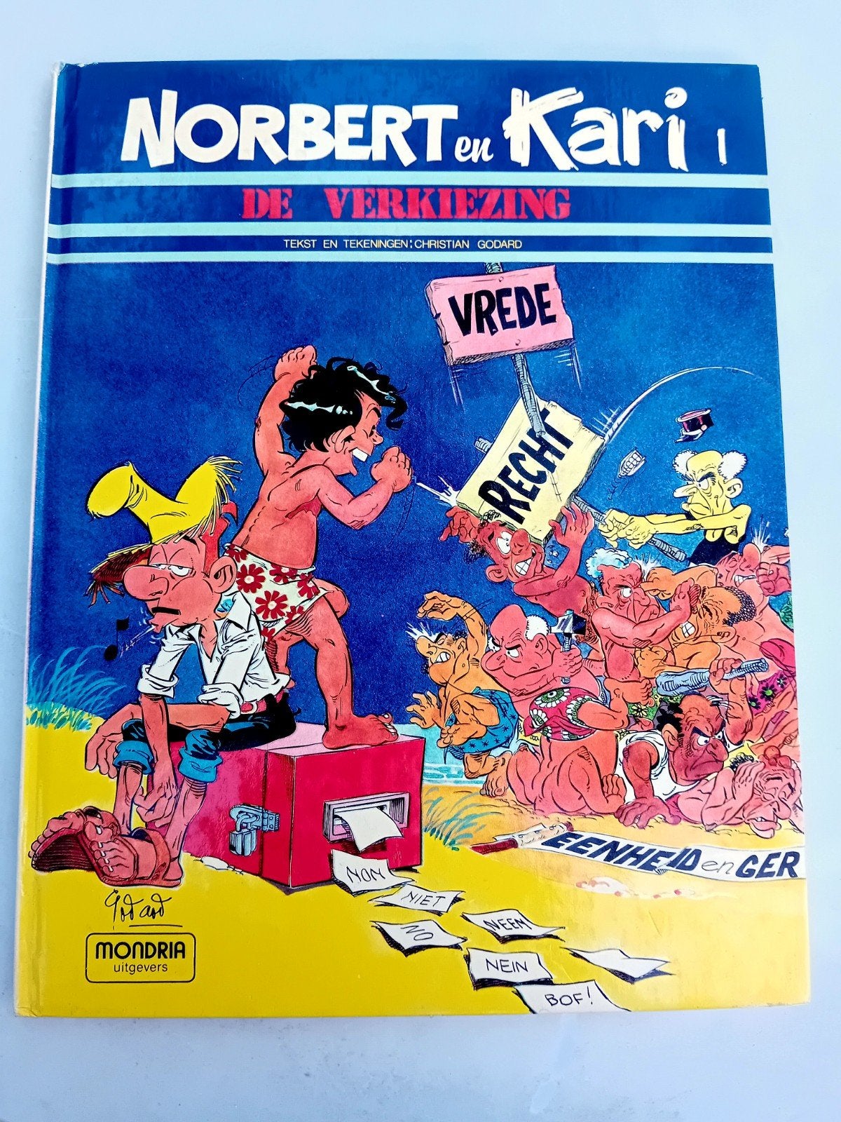 Noteert en Kari - De verkiezingen (HC), Boeken, Gelezen, Eén stripboek, Ophalen of Verzenden, Christian Godard