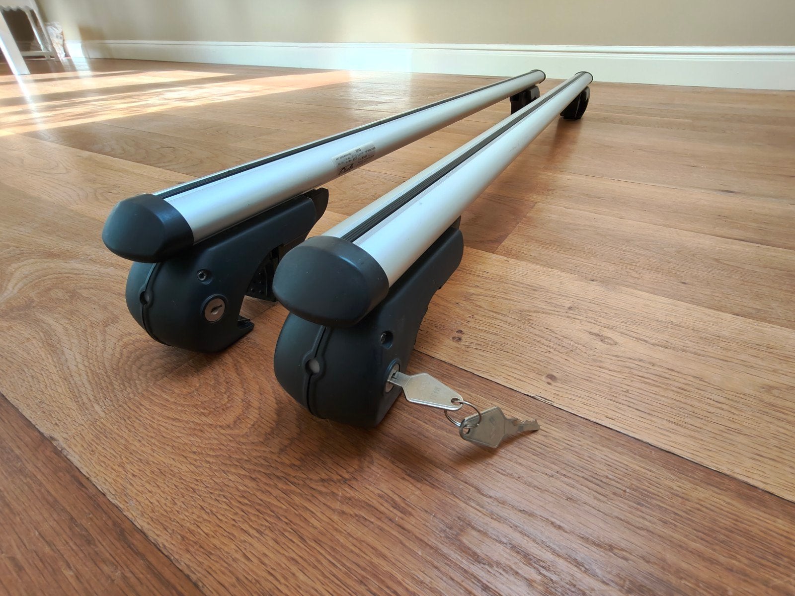 Menabo Brio Universele Aluminium Dakdragerset, Auto diversen, Dakdragers, Ophalen of Verzenden, Gebruikt