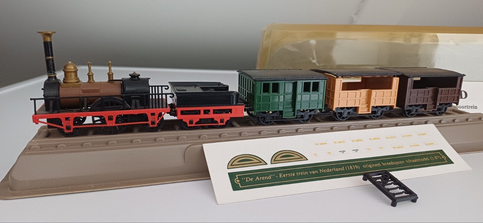 Treinset (1) - Set 'De Arend' met 3 rijtuigen - NS, Hobby en Vrije tijd, Modeltreinen | H0, Overige merken, Treinset, Gelijkstroom of Wisselstroom