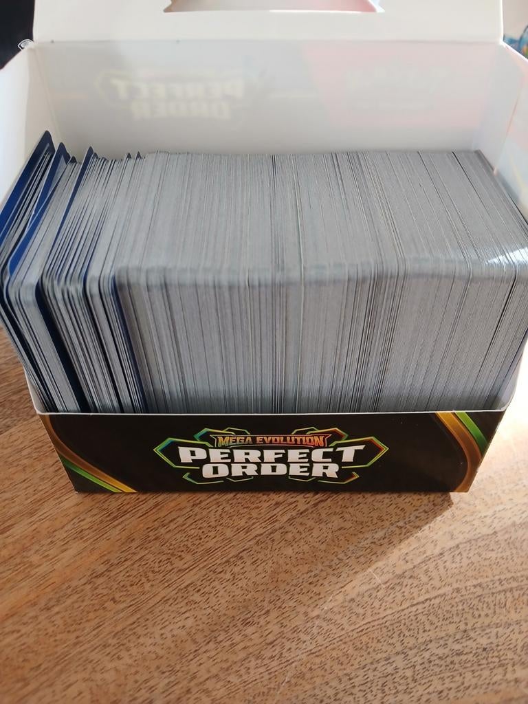 Mega Evolution Perfect Order Boosterbox Bulk, Hobby en Vrije tijd, Verzamelkaartspellen | Magic the Gathering, Ophalen of Verzenden