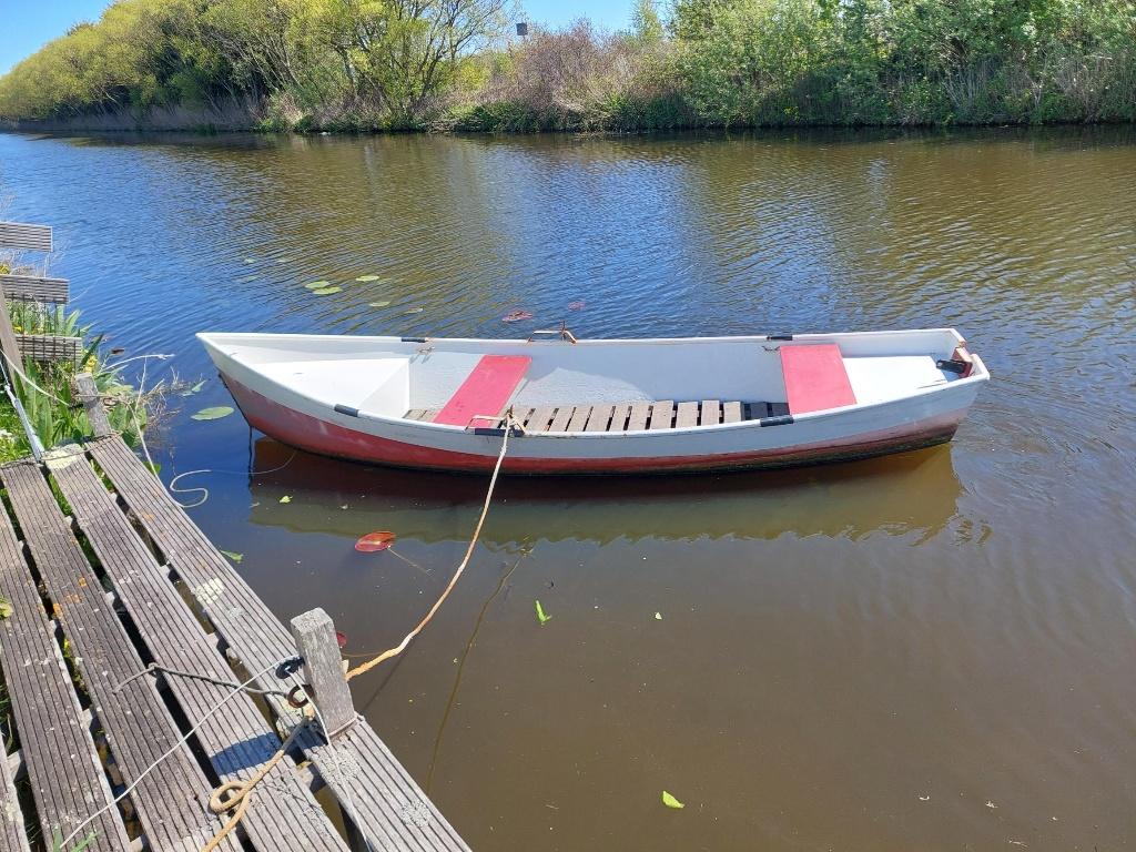 Stalen roeiboot, vlet, incl 6 pk 4 tact Jamaha en boothuis, Ophalen, Gebruikt, 4 m, Staal