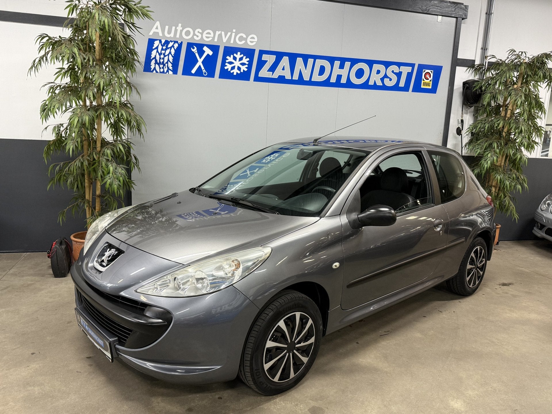 Peugeot 206+ 1.1 XR // incl. nieuwe APK! (bj 2010), Auto's, Peugeot, Voorwielaandrijving, 206+, Gebruikt, 31 €/maand