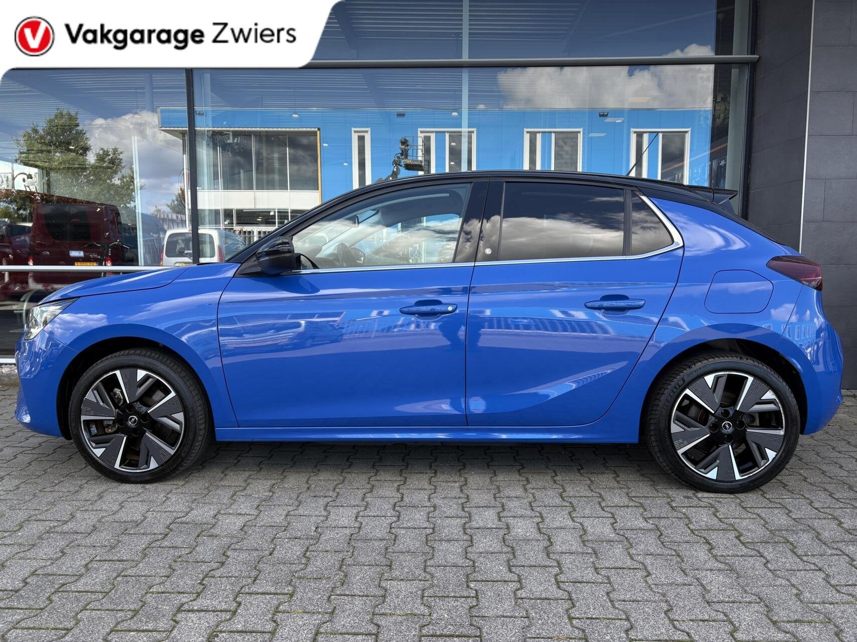 Opel Corsa-e Elegance 50 kWh Carplay|Navi|Stoelverw.|Wartmep, 136 pk, Gebruikt, Blauw, Origineel Nederlands