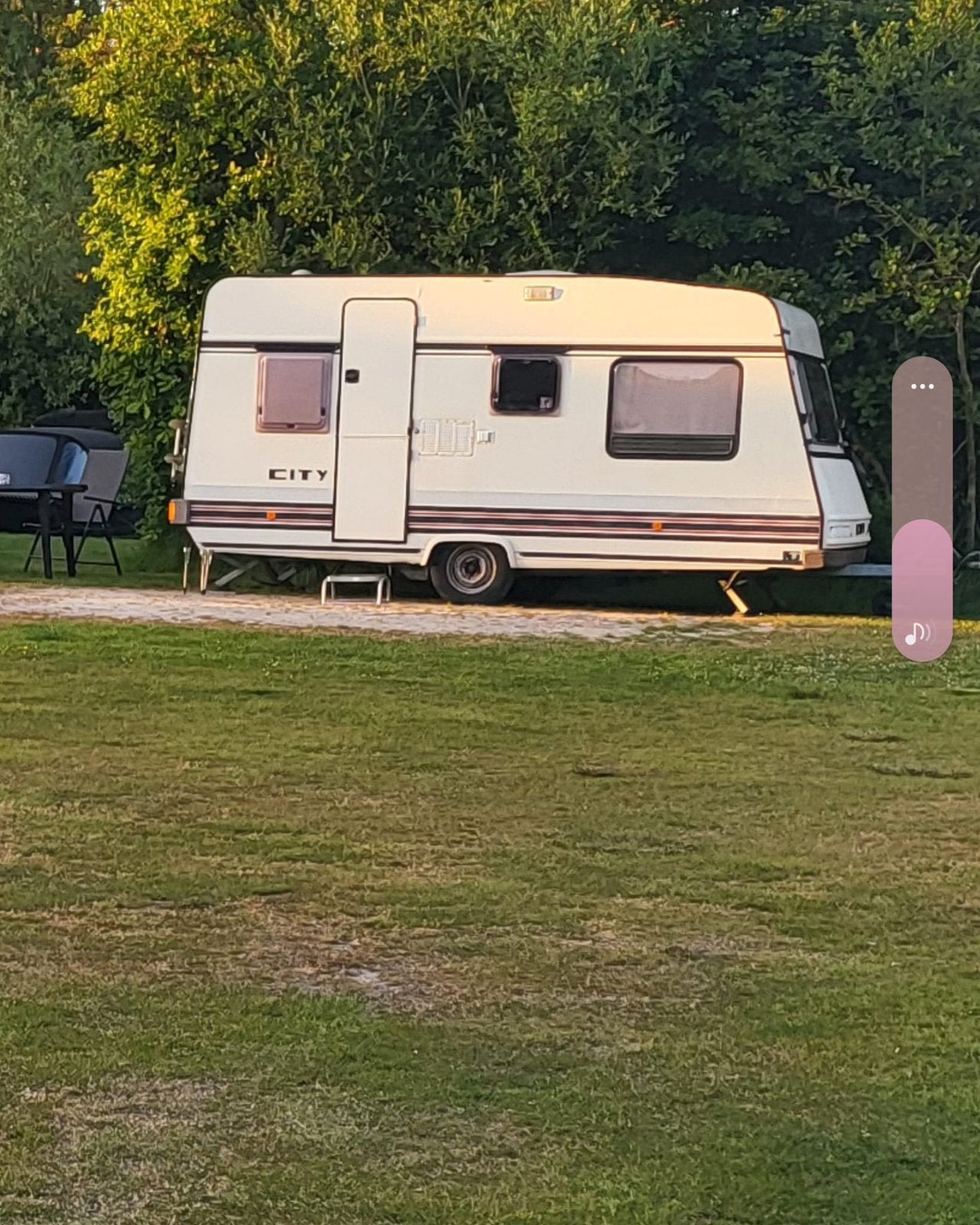 Bürstner City 420, Caravans en Kamperen, Particulier, Bürstner, 4 tot 5 meter, 500 - 750 kg