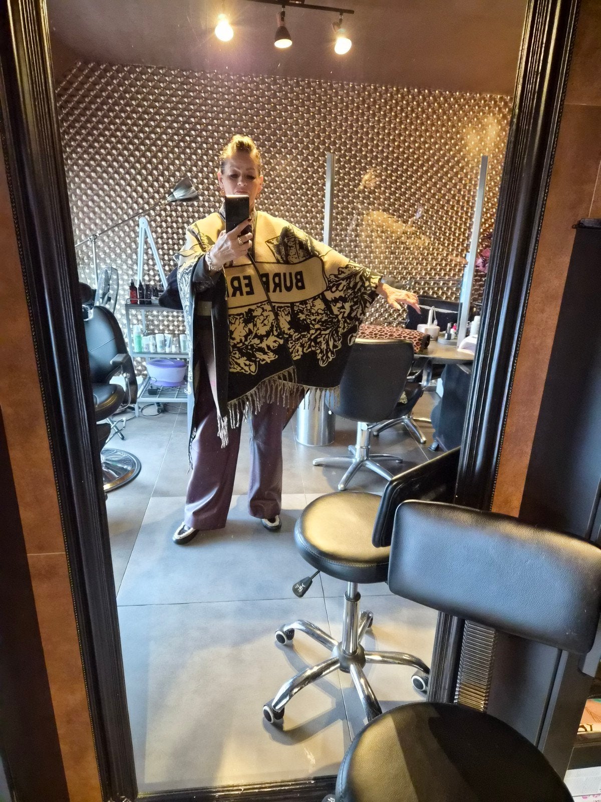 Bijzondere Burberry omslagdoek met leren bies en franjes, Burberry, Ophalen of Verzenden, Gedragen