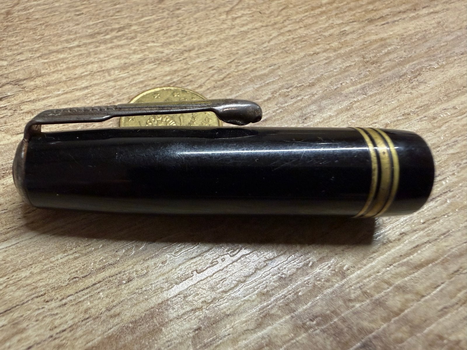 Vintage Vulpen Dop - Zwart met Goudkleurige Ringen & Clip, Verzamelen, Pennenverzamelingen, Ophalen of Verzenden, Gebruikt, Vulpen