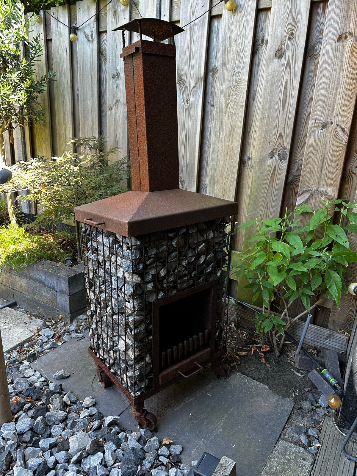 Gabion buitenhaard met schoorsteen, Ophalen, Gebruikt