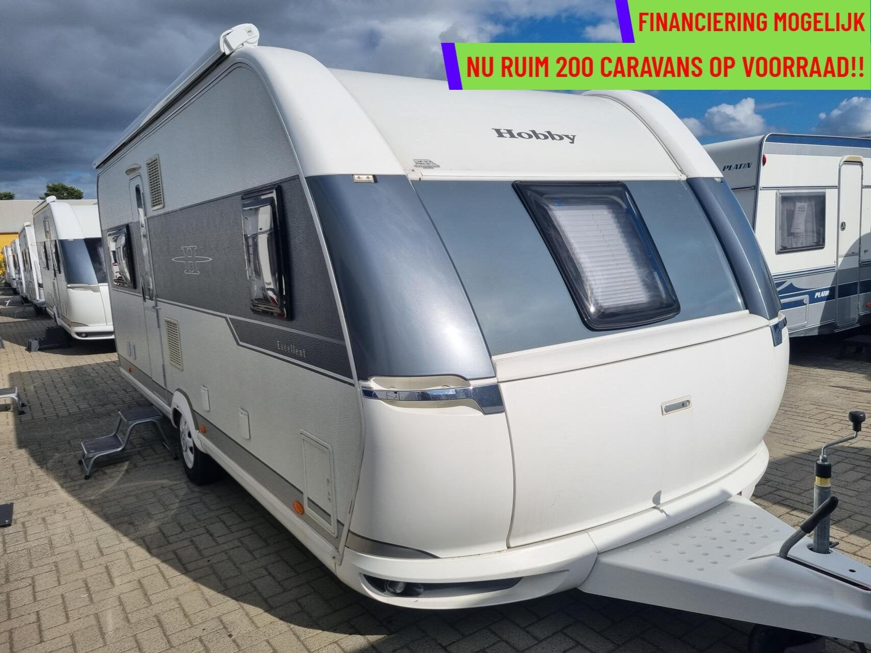 Hobby 560 CFE excellent MOVER +CASS LUIFEL+XXL KEUKEN+250 CM, Mover, Rondzit, Hobby, 7 tot 8 meter