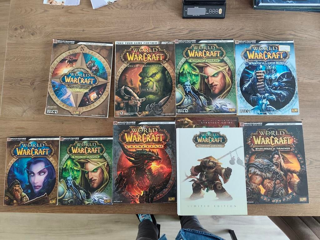 World of Warcraft Strategy Guides, Ophalen of Verzenden, Zo goed als nieuw