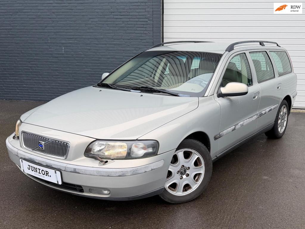 Volvo V70 2.4 T AUTOMAAT/LEDER/CRUISE/CLIMA/BLUETOOTH, Auto's, Beige, 2435 cc, 93 €/maand, Voorwielaandrijving