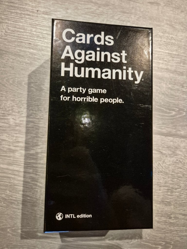 Cards Against Humanity - INTL Edition, Drie of vier spelers, Ophalen, Zo goed als nieuw, Cards Against Humanity LLC