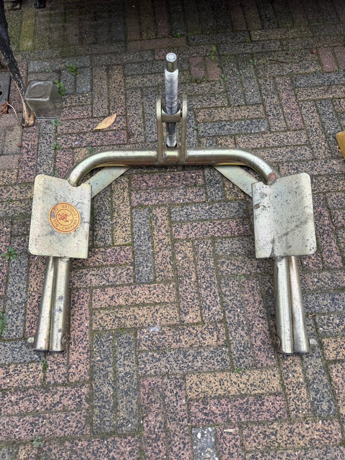 Bulldog caravanleveller, Ophalen