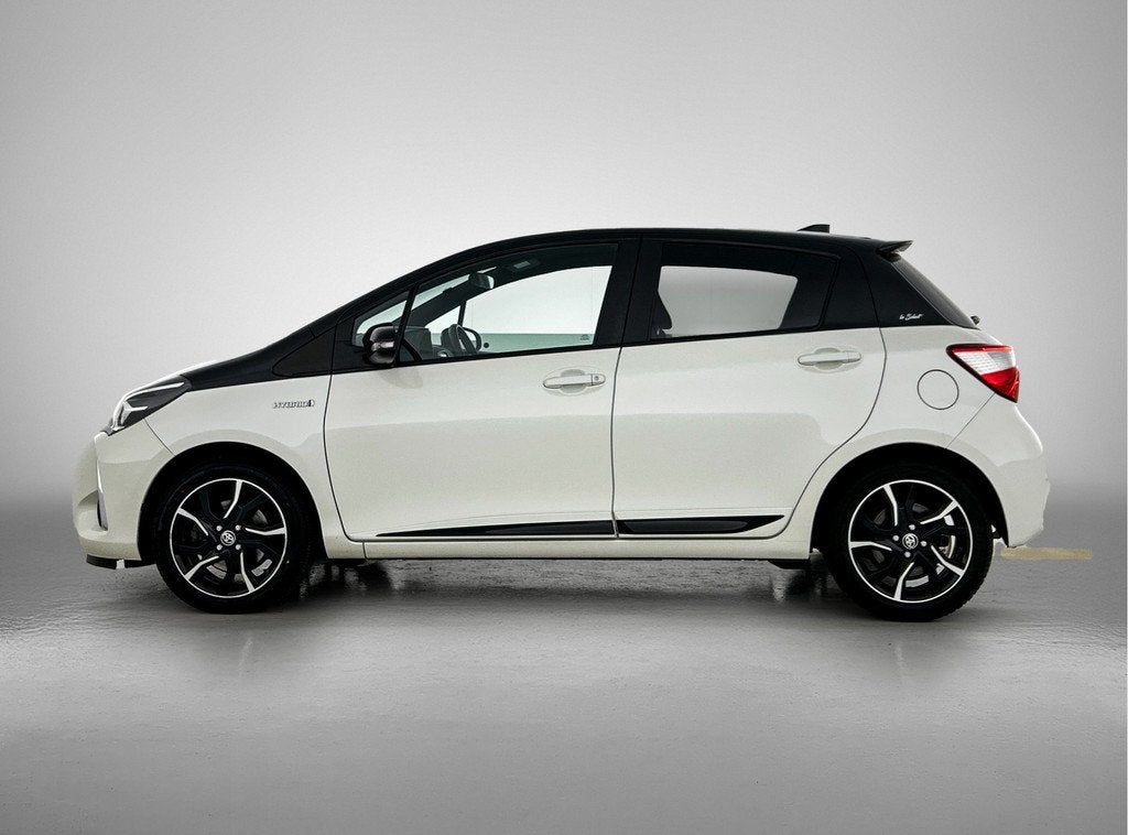 Toyota Yaris 1.5 Hybrid Bi-Tone | Bluetooth | Climate Contro, 12 maanden, Gebruikt, 4 cilinders, Wit