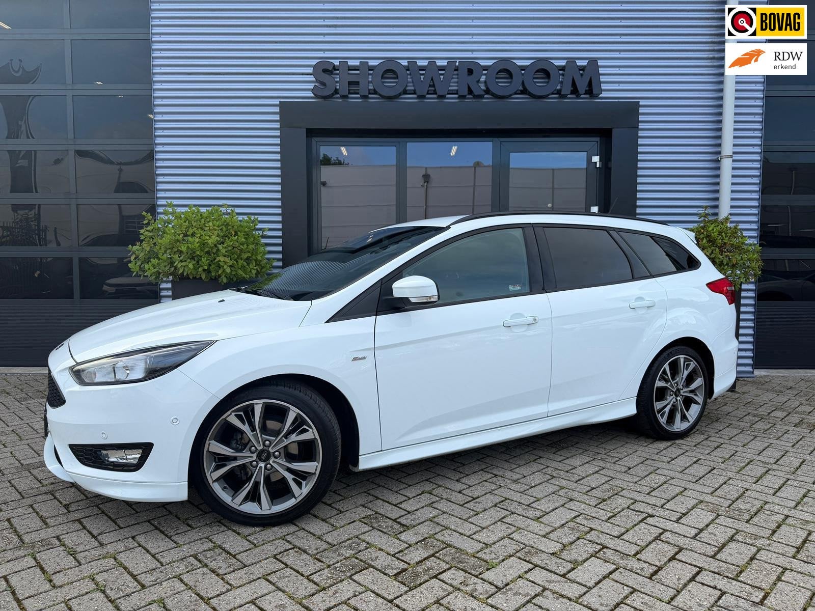 Ford Focus Wagon 1.0 EcoBoost ST Line Business Automaat|STOE, Gebruikt, 715 kg, Wit, 1331 kg