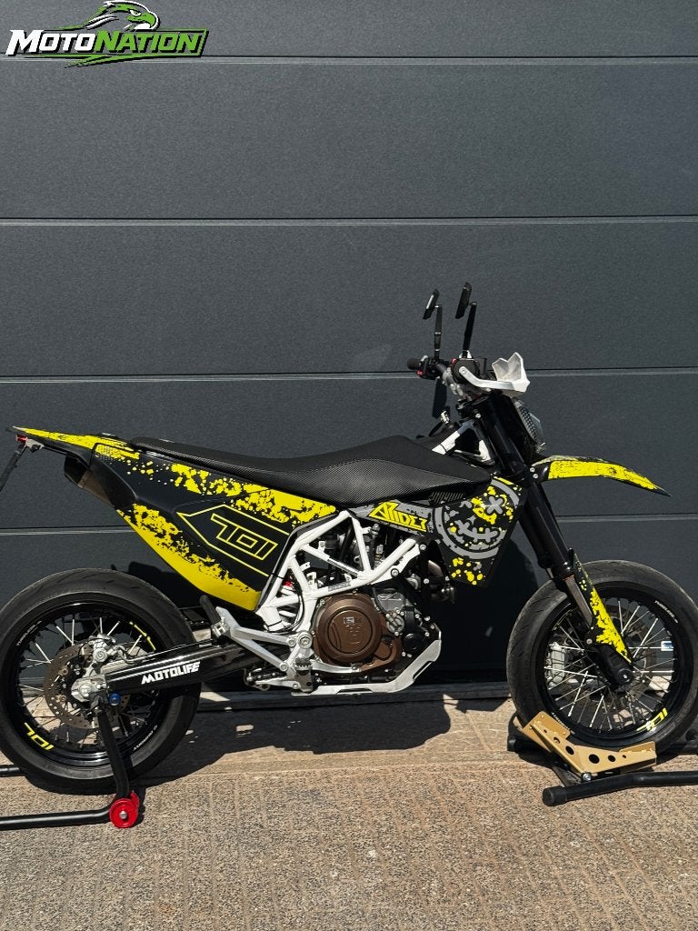 HUSQVARNA 701 SM LEOVINCE 49KW SEAT CONCEPTS, Occasion, Motorrijbewijs A, Bedrijf, Handgeschakeld