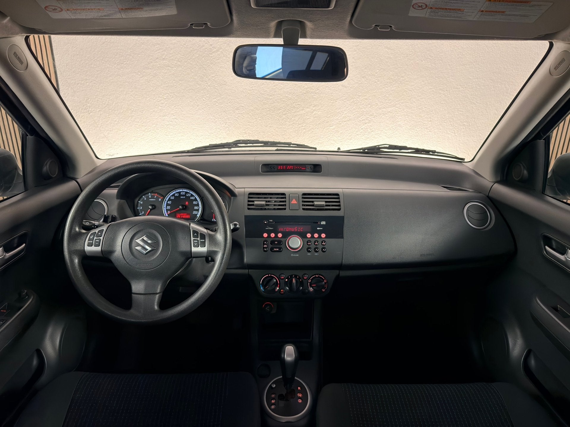 Suzuki Swift 1.3 GLS Automaat, Airco, Centrale vergrendeling, Stof, Zwart, 400 kg, Swift