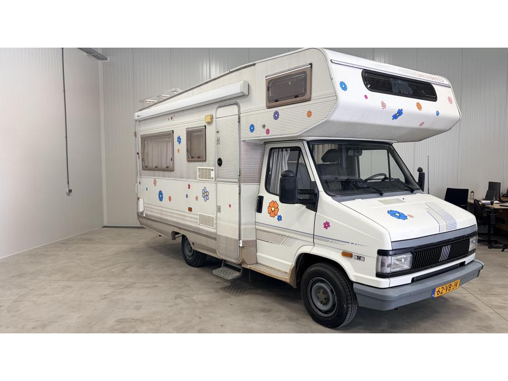 Dethleffs Globetrotter, Caravans en Kamperen, Campers, Buitenlamp, Standaard zit, Koelkast, Fiat