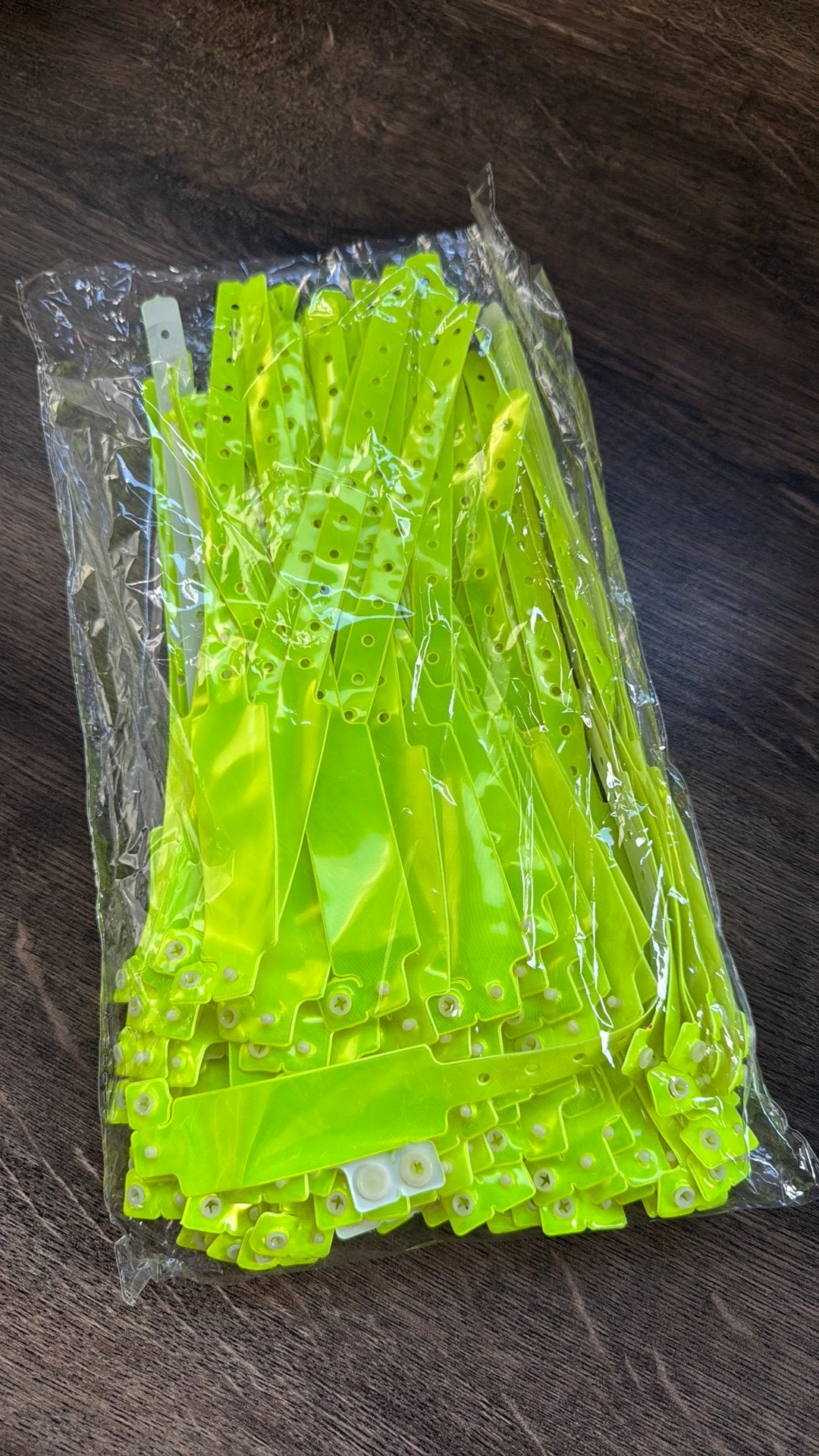 99 polsbandjes fluoreriserend geel, Ophalen, Nieuw