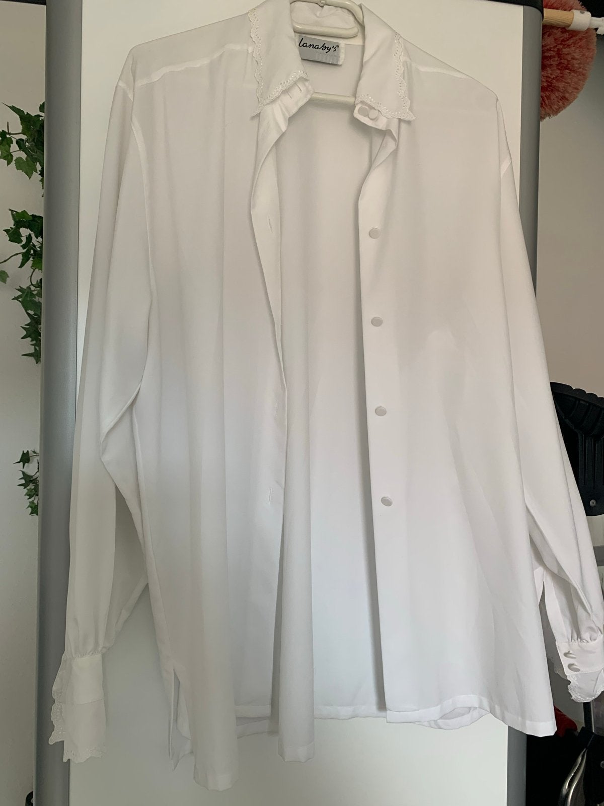Witte blouse met kanten details - Lanaby's, Kleding | Dames, Ophalen of Verzenden, Zo goed als nieuw, Maat 42/44 (L), Wit