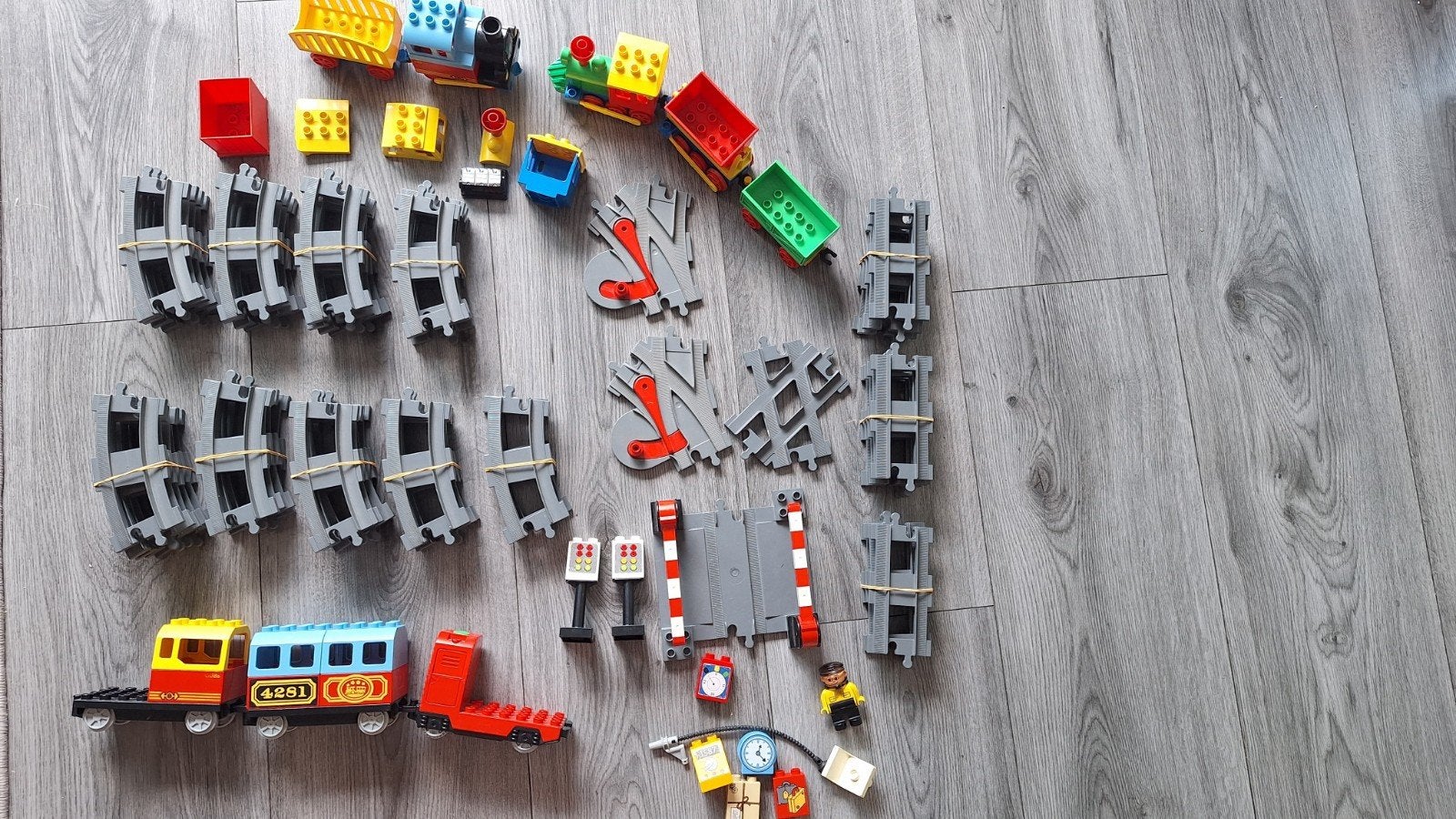 Grote partij LEGO DUPLO Trein - Veel Rails, Wissels & Wagons, Ophalen of Verzenden, Zo goed als nieuw