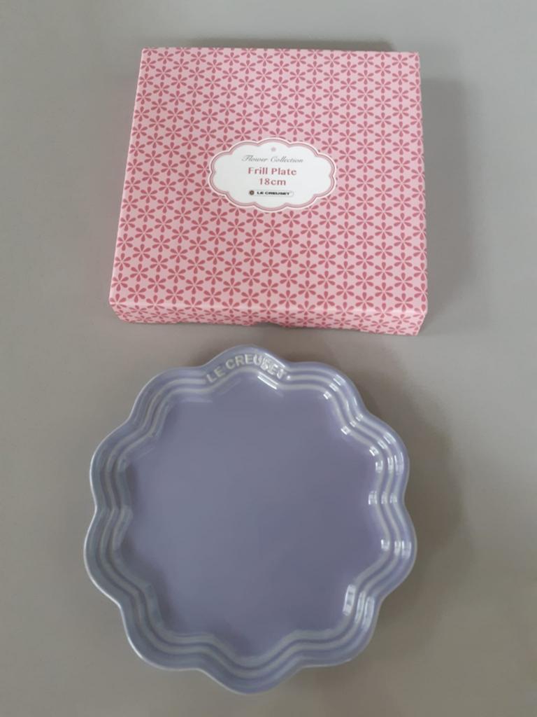 Le Creuset Flower Collection Frill Plate 18 cm., Huis en Inrichting, Keuken | Servies, Nieuw, Ophalen of Verzenden, Bord(en), Overige stijlen