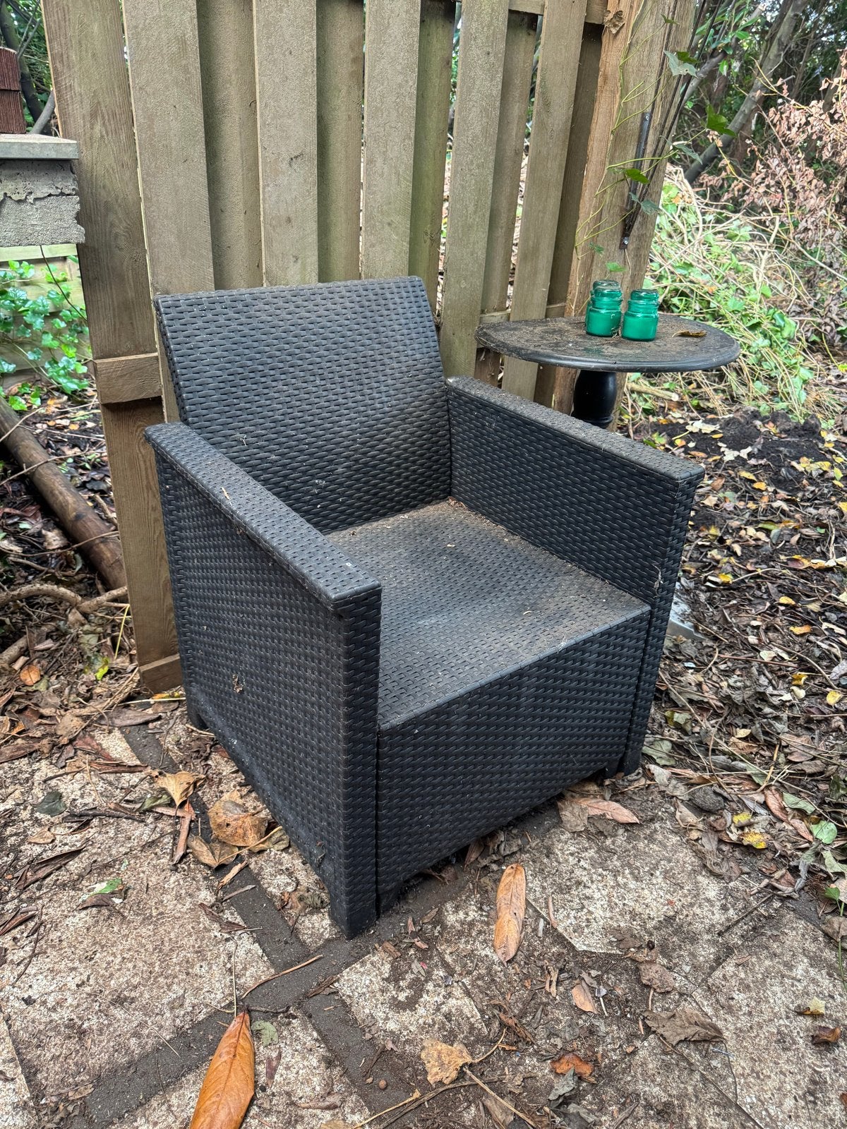 Gratis grijs/Zwarte Wicker Tuinstoel, Ophalen, Gebruikt, Wicker