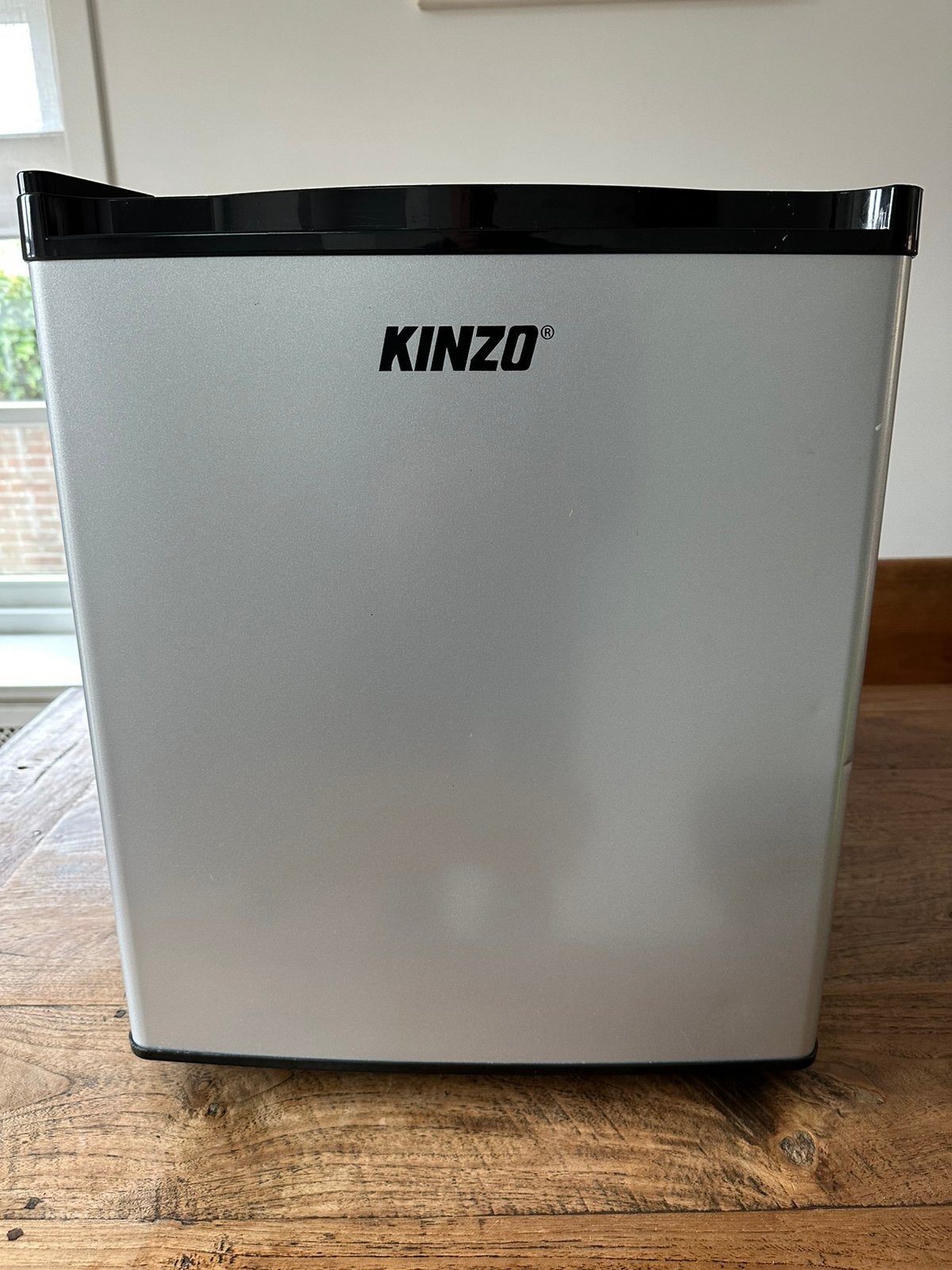 Kinzo minibar / koelkast, Ophalen, Minder dan 75 liter, Zonder vriesvak, Gebruikt