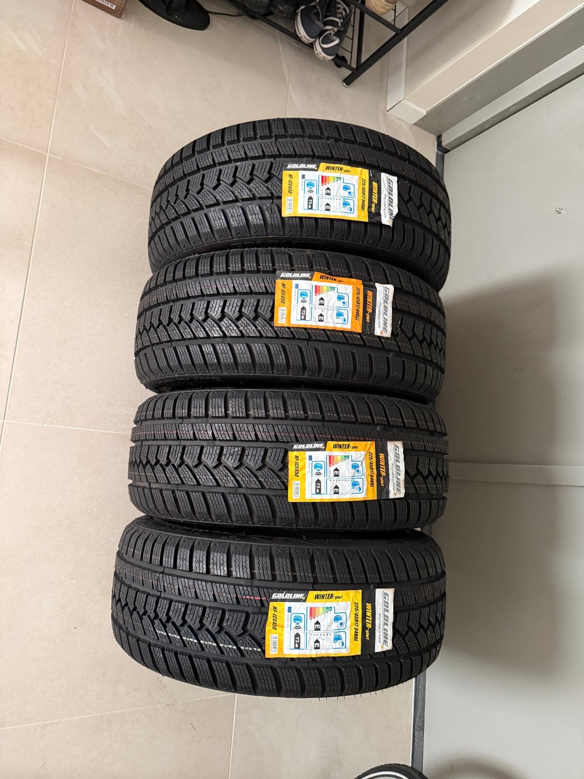 Nieuwe Goldline Winterbanden 225/45 R17 (set van 4), Ophalen of Verzenden, Nieuw