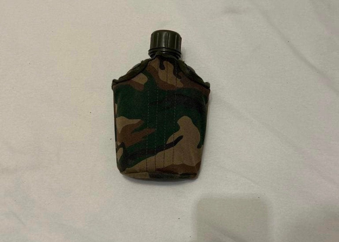 Militaire Veldflessen met hoes en beker - Diverse modellen, Ophalen of Verzenden, Landmacht, Nederland, Overige typen