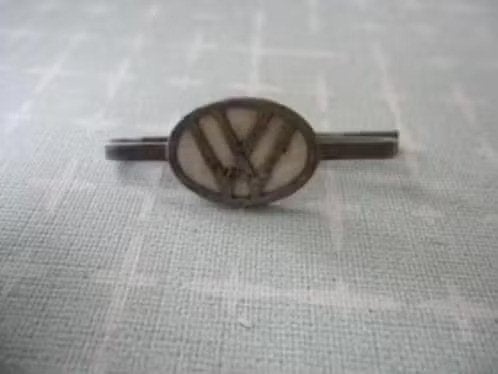 Oude dasspeld VW (Volkswagen), Verzamelen, Verzenden, Gebruikt, Transport, Speldje of Pin