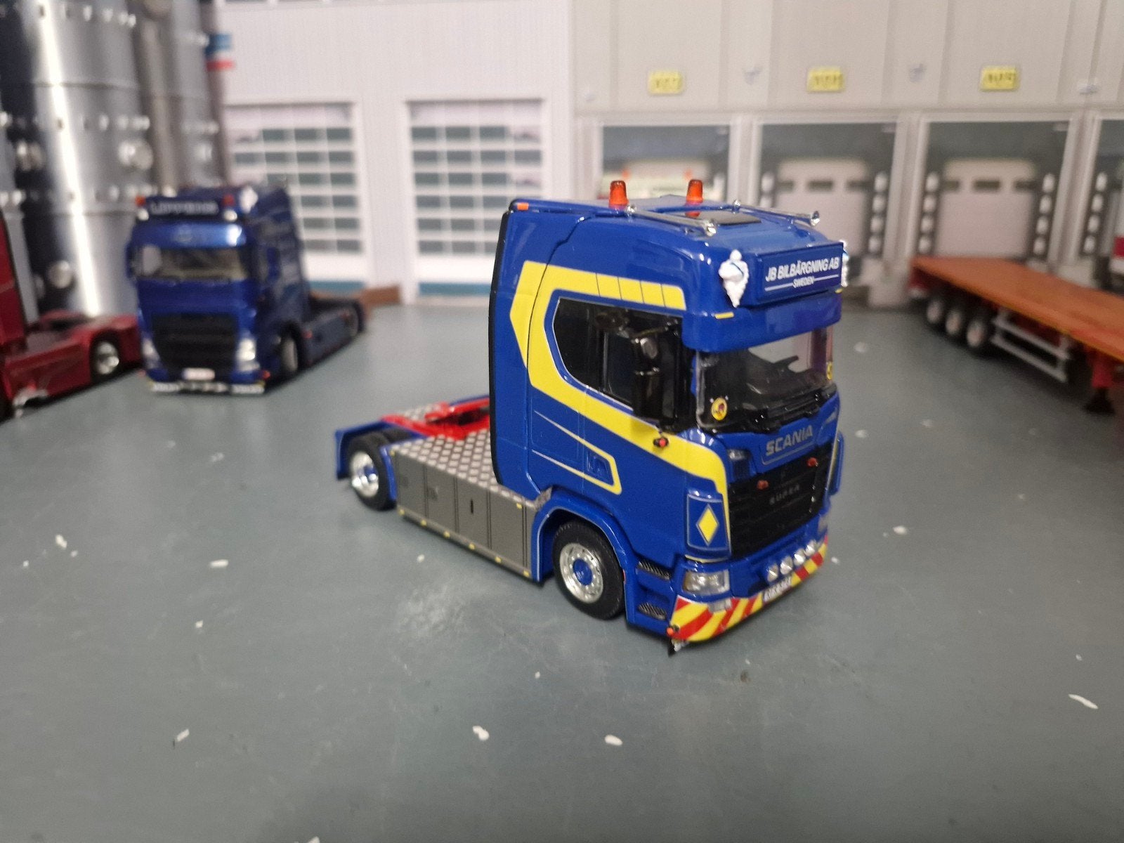 scania low dek trekker wsi, Hobby en Vrije tijd, Modelauto's | 1:50, Ophalen of Verzenden, Zo goed als nieuw, Bus of Vrachtwagen