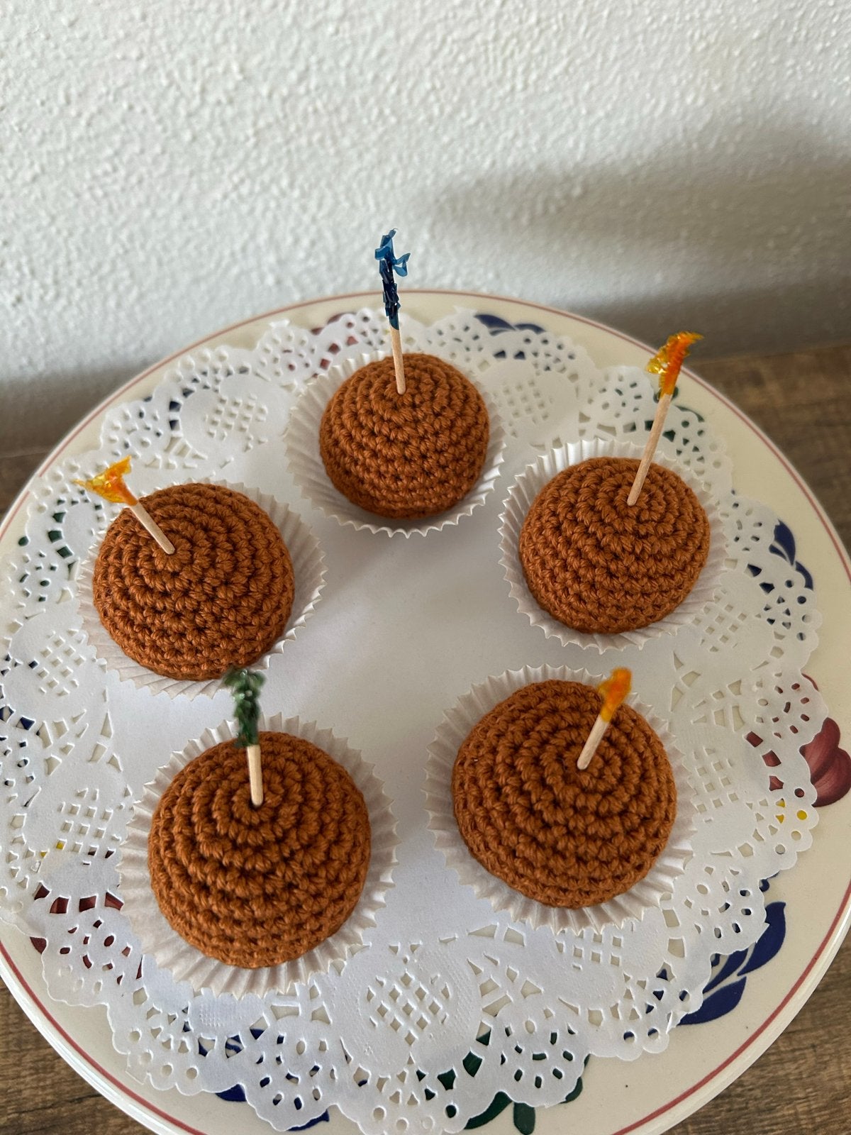 Gehaakte bitterballen - Portie van 5 stuks, Textiel, Nieuw, Ophalen of Verzenden, Knutselwerk