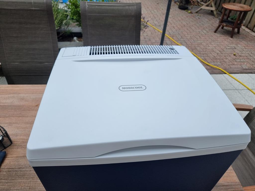 Te koop Mobicool MB40 hybride koelbox, zgan 2x gebruikt, Ophalen of Verzenden, Zo goed als nieuw, Koelbox, Compressor