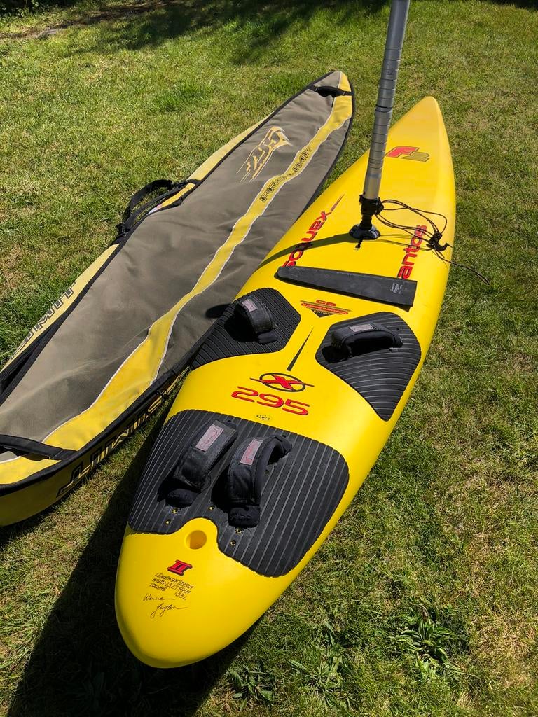 Complete windsurfset F2 Xantos light, Tiga en 5 zeilen, Watersport en Boten, Ophalen, Zo goed als nieuw, Complete set