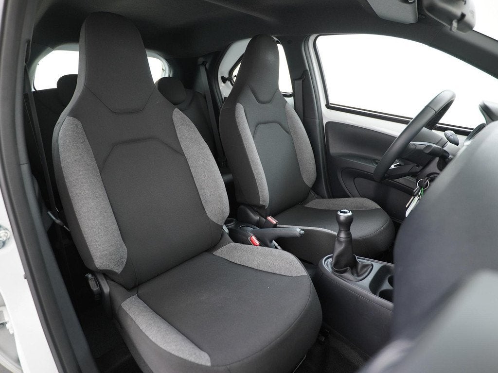 Toyota Aygo X 1.0 VVT-i MT Play | Camera | Apple/Android Car, Auto's, Toyota, 12 maanden, Stof, Gebruikt, 920 kg